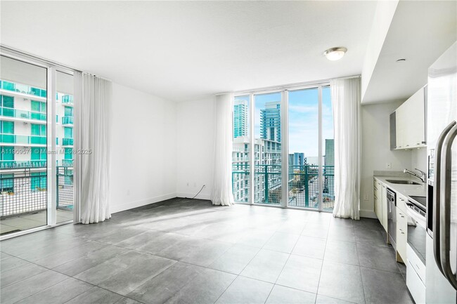 Building Photo - 350 NE 24th St Unit 607