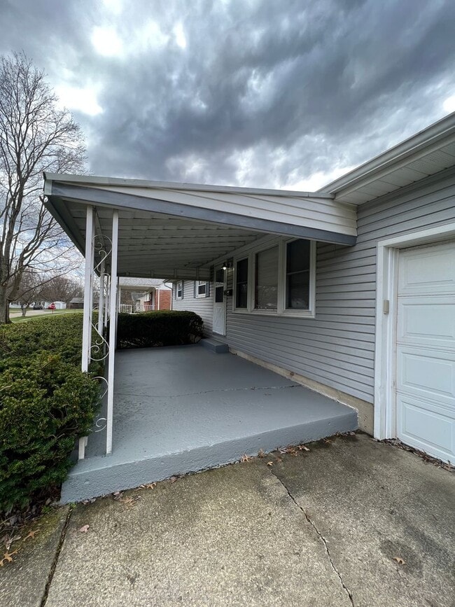 Photo - 1046 Leslie Ln