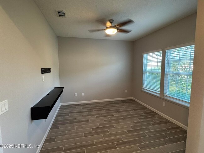 Photo - 1742 Amberly Dr