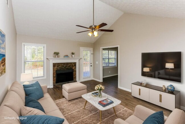 Photo - 816 Ruswood Rd