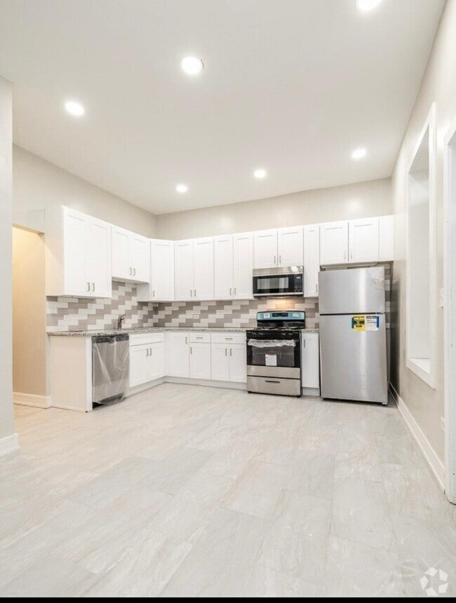 Building Photo - Spacious 4BR Duplex | Modern Upgrades | St... Unit 1 Rental