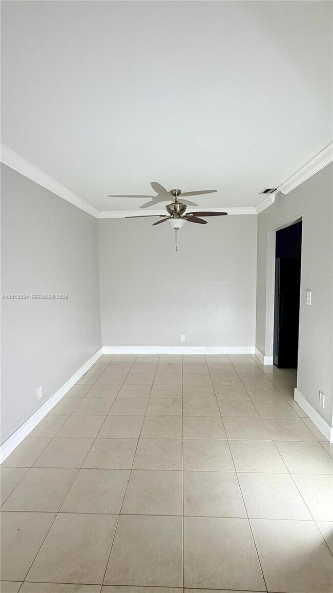 581 Kathy Ln Unit D