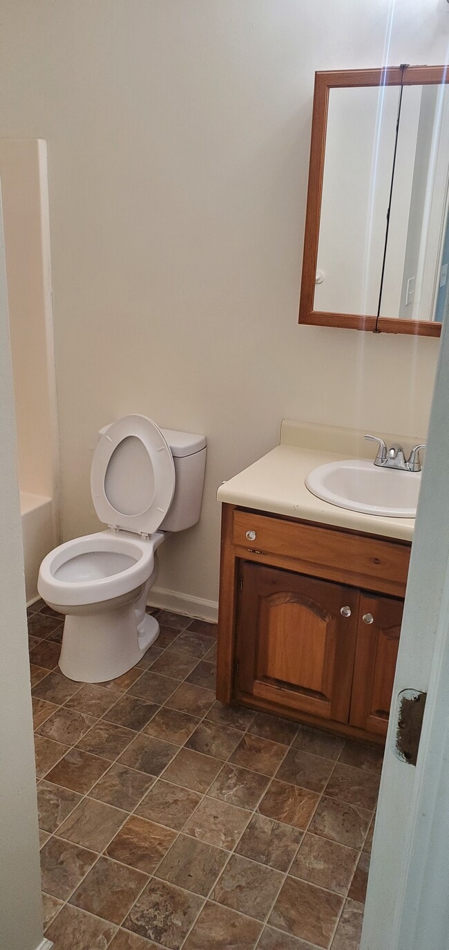 Photo - 102 Lauderdale Dr Unit 102 B