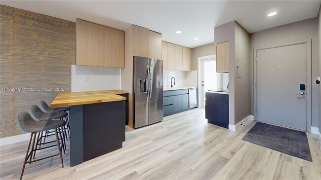 Photo - 13105 Ixora Ct Unit 303