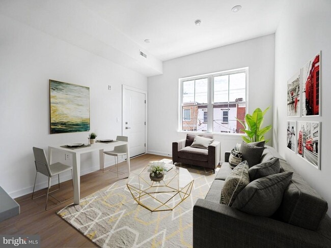 Building Photo - 2403-2407 W Thompson St Unit 5 Rental