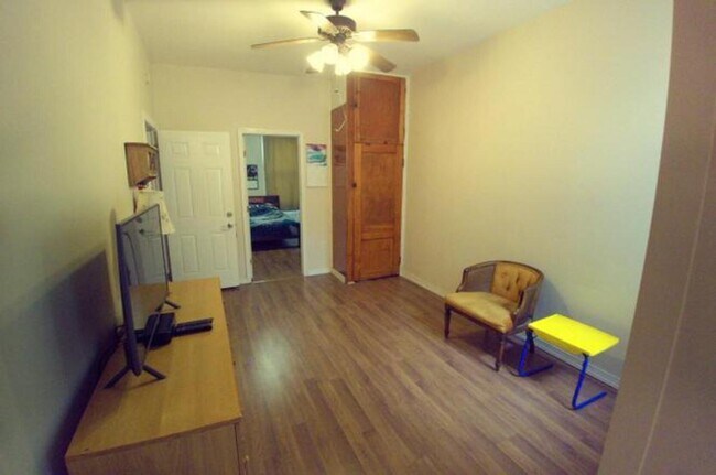 Photo - 1517 N Lawrence St Unidad 1