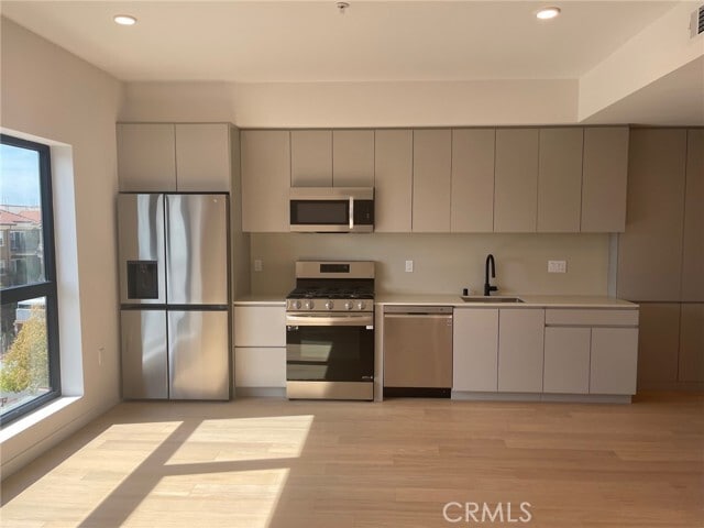 Building Photo - 904 S New Hampshire Ave Unit 504