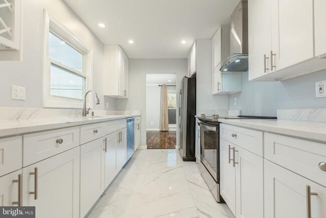 Photo - 1959 Lewis Ave