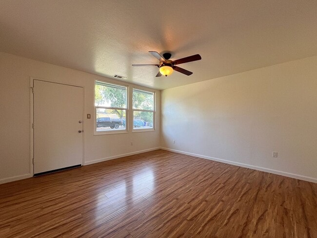 Photo - 1399 Spruce St