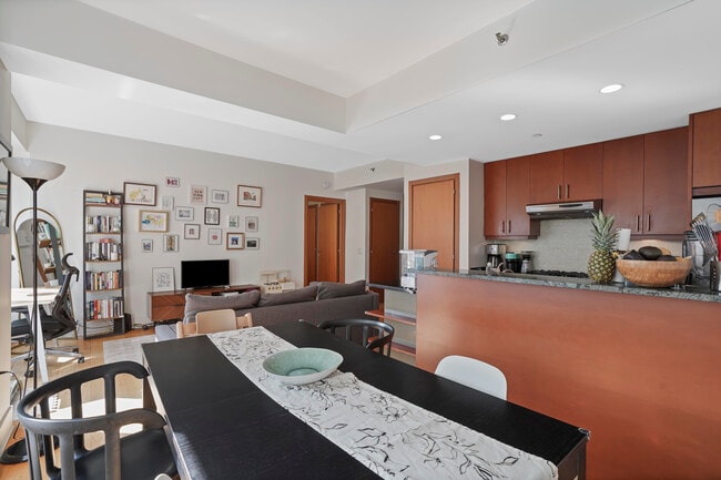 Photo - 440 Kent Ave