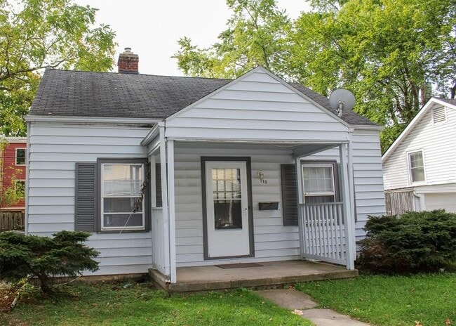 Building Photo - 910 Sylvan Ave