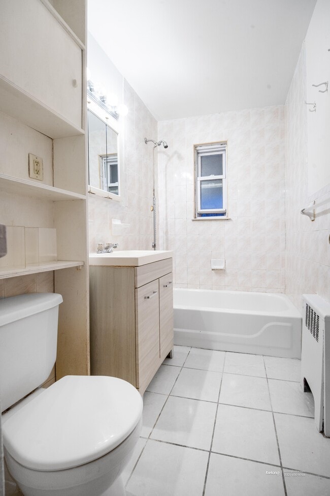 Photo - 3828A Barnes Ave