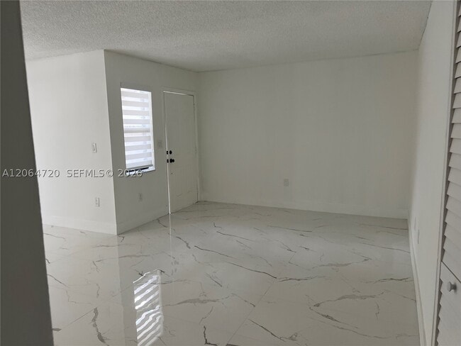 9990 NW 9th St Cir