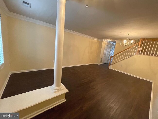 Photo - 1306 Roundhouse Ln