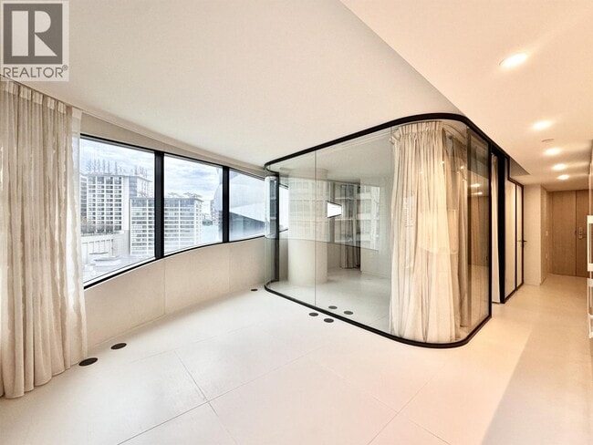 Photo - 1033 Nelson St