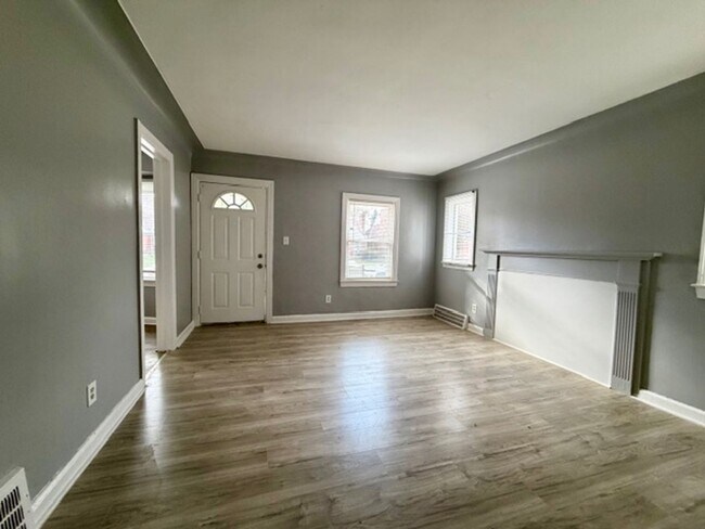 Photo - 3 Bedroom 1 Bath For Lease -Section 8 Ready Call 313-429-3244