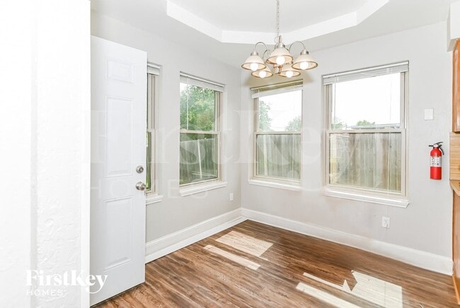 302 Apache Dr