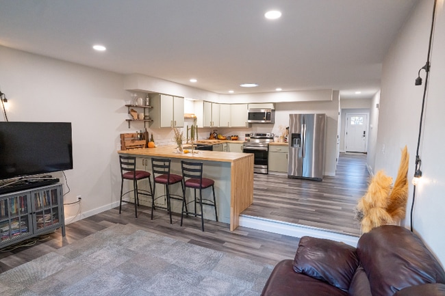 Photo - 1138 W Cecil St Unit 1138