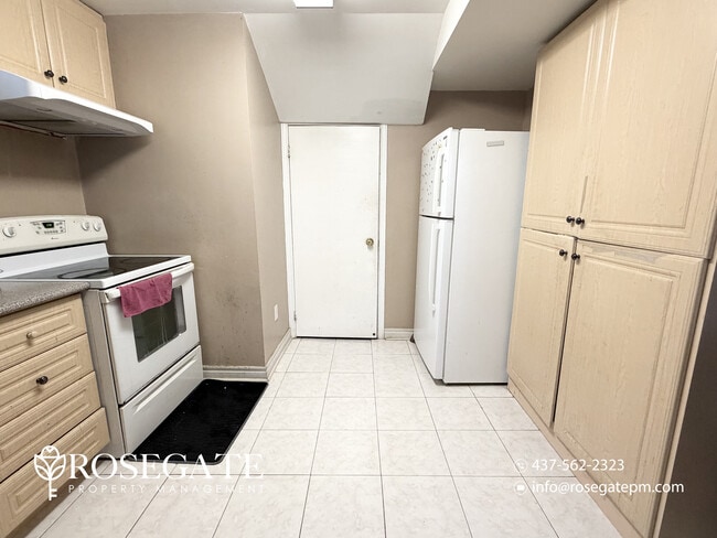 Photo - Modern 2-Bedroom Basement Apartment with In-Unit Laundry – Brampton Unit 2