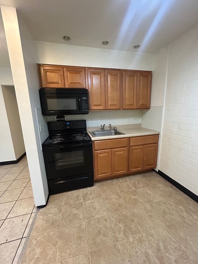 Photo - 1 Bedroom, 1 Bathroom Apartment