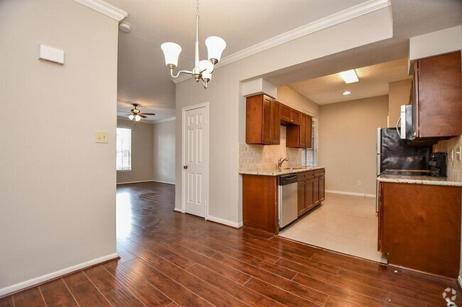 Building Photo - 2255 Braeswood Park Dr Unit 168 Rental