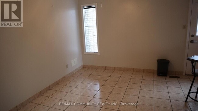 Photo - 172 Bellamy Rd N