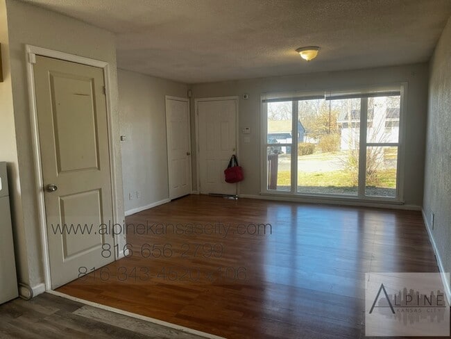 Photo - Spacious Vineyard Ranch, Fenced, Deck!