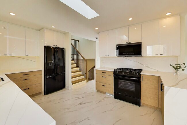 Photo - 909 S Waverly Ave