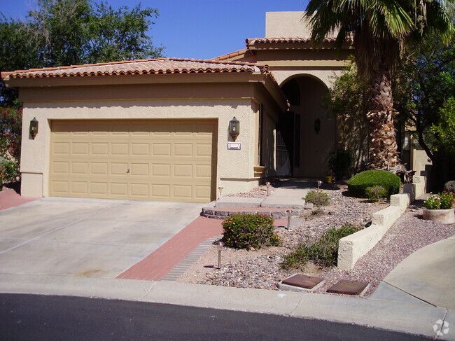 Building Photo - 1502 E Estrid Ave Rental