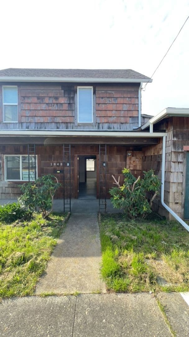 Building Photo - Charming 3-Bedroom Home with Backyard & Patio