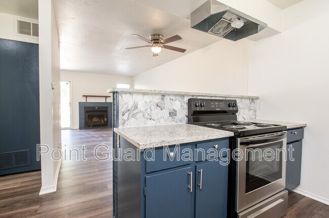 Photo - 5570 S Gold St