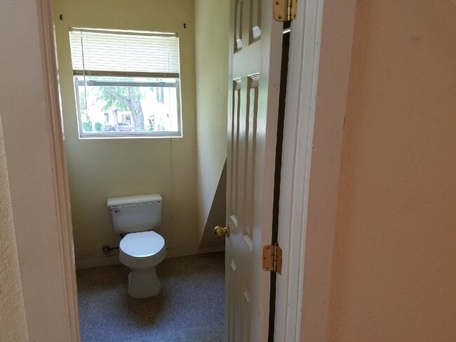 Photo - 619 Washburn St Unidad Garage Apt.