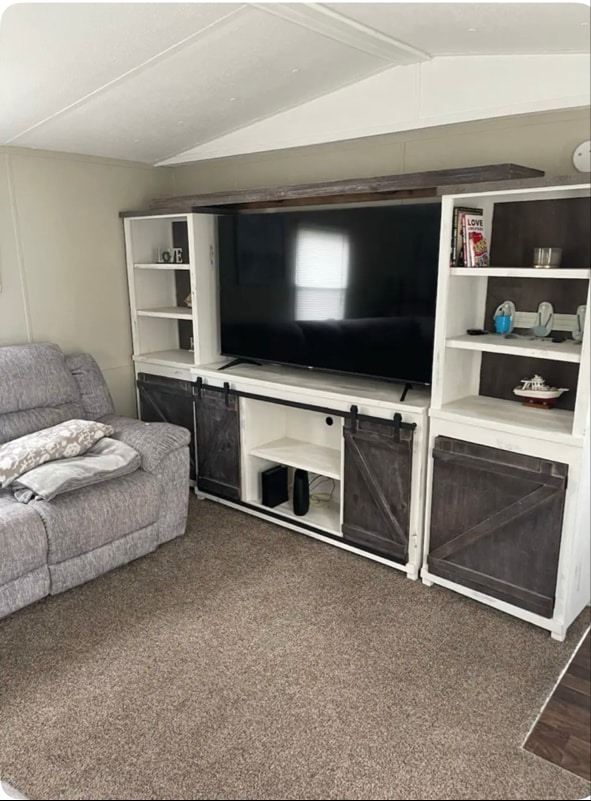 Building Photo - 307 Helen St