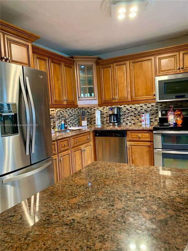 Photo - 671 NE 195th St Unidad 121E