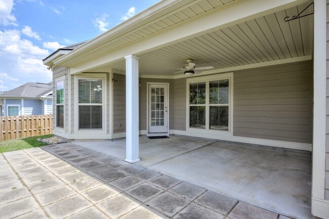Photo - 812 Paisley Lane