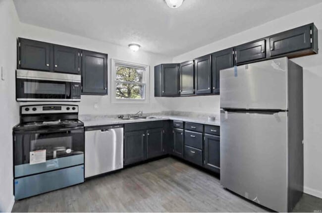 Photo - 604 S 10th St