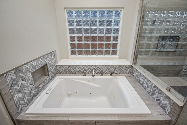 Building Photo - 7902 Silent Forest Dr