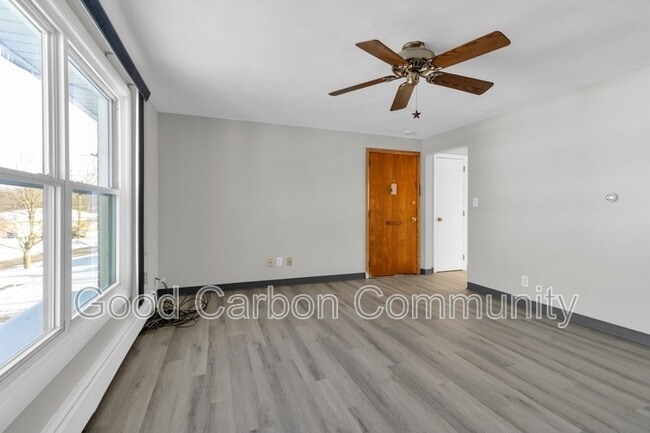 Photo - 1190 Orchard Park Rd Unit 9