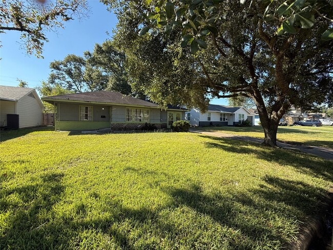 Photo - 5614 Ricky St