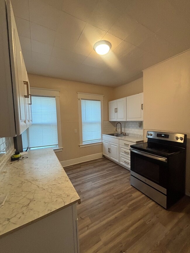 1287 Van Cortland St Unit 1st
