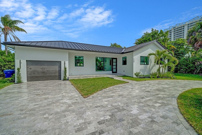 Building Photo - 1248 N Harbor Dr