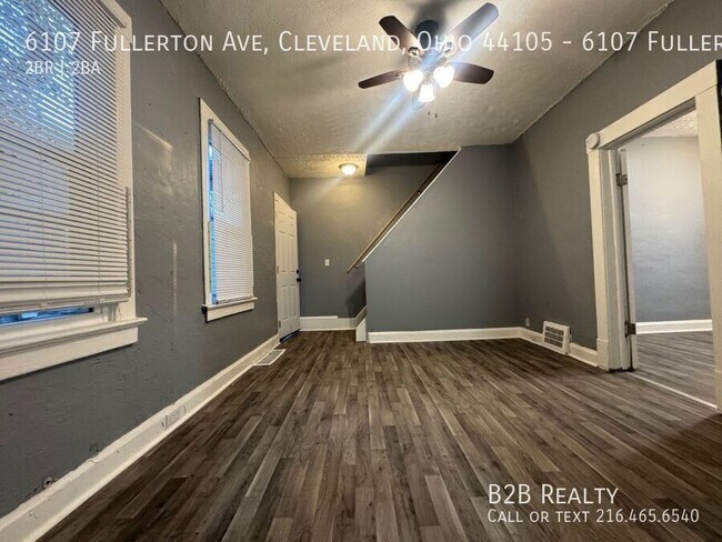 Photo - 6107 Fullerton Ave Unidad 6107 Fullerton Ave- Back