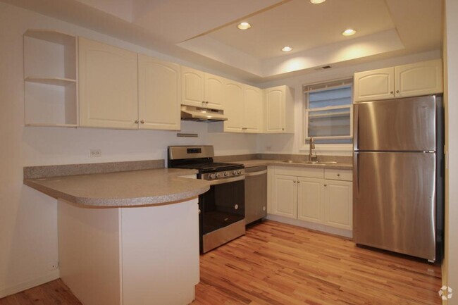 Building Photo - 2 bedroom in Chicago IL 60642 Unit 2 Rental