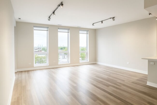 Photo - 1554 N Talman Ave Unit 502