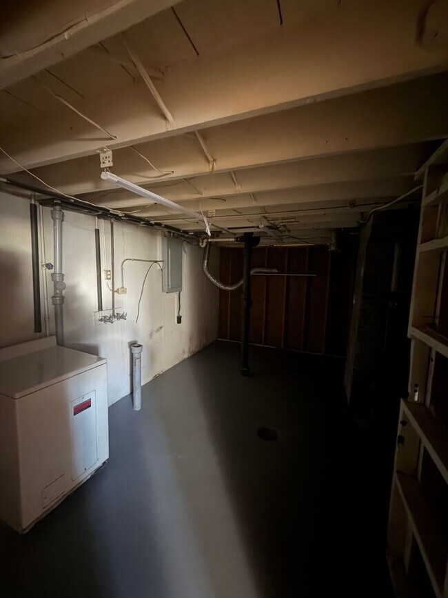 Photo - 9065 Bobb Ave