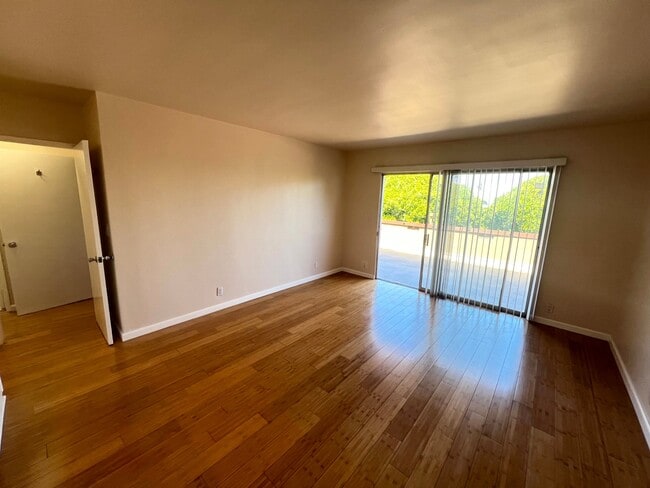 Photo - 2637 S Centinela Ave Unit 07