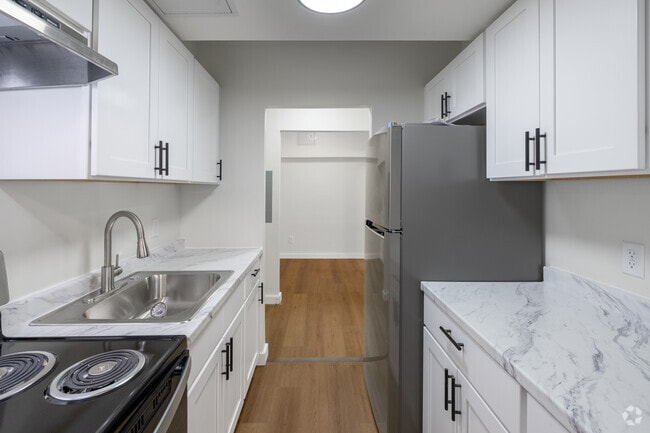 2BR, 1BA - Kitchen - Concord Hills Apartments