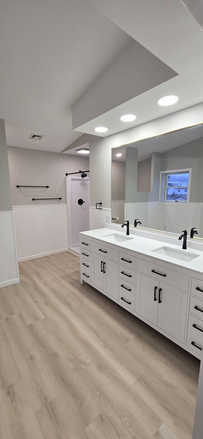 Building Photo - 245 Plum Aly Unit Apartment