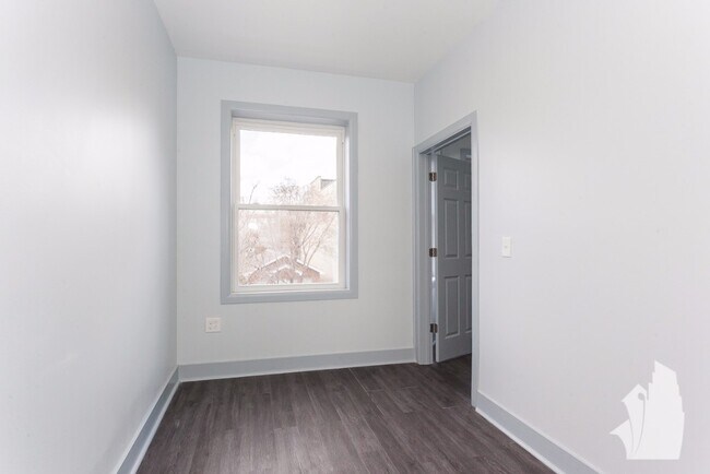 Photo - 1723 W Pierce Ave Unit 3