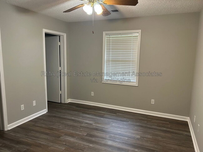 Photo - 103 Bluebird Ln
